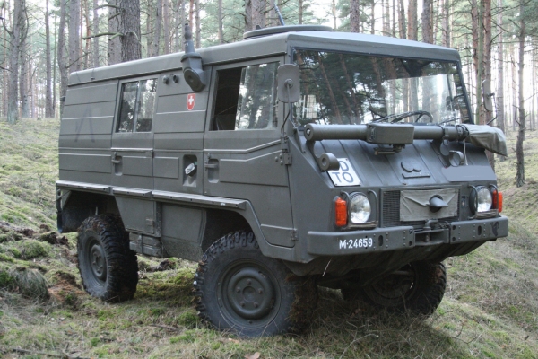 Pinzgauer 710 K Commander of the Swiss Army sold