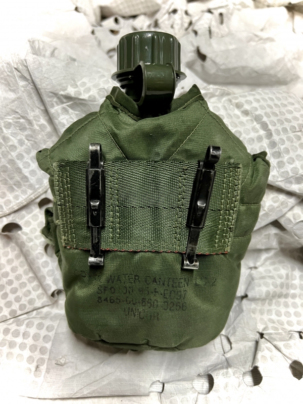 US Army Feldflasche mit Tasche in Oliv LC2