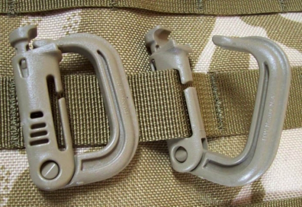 Crimlook Karabiner D Ring 2er Pack,Montage Schnalle,Desert,UK,US,MTP,Afganistan
